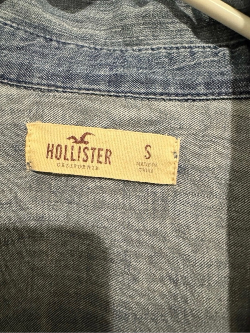 Hollister Light Blue denim Chambray Shirt - Picture 3 of 3